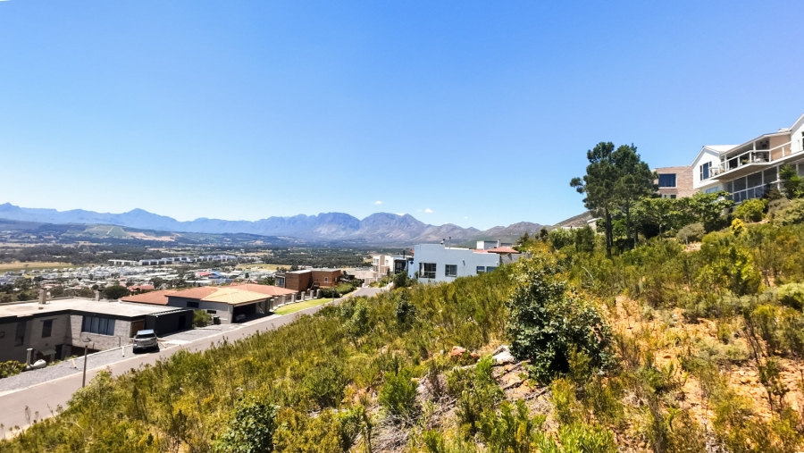  Bedroom Property for Sale in Gordon Heights Western Cape